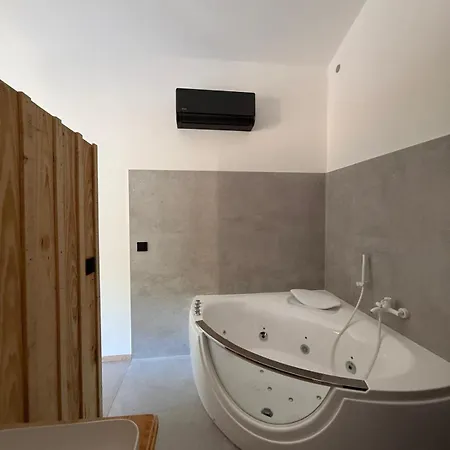 - 8 Pers - Piscine Et Jacuzzi * مارتيلاك